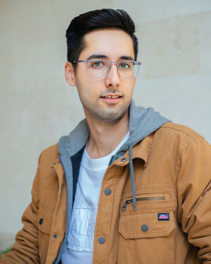 Korte quiff Man met bril en een korte quiff, haar aan de voorkant omhoog gestyled