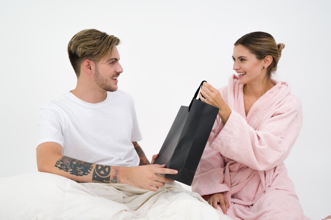 Wat zijn leuke manieren om je date te verrassen